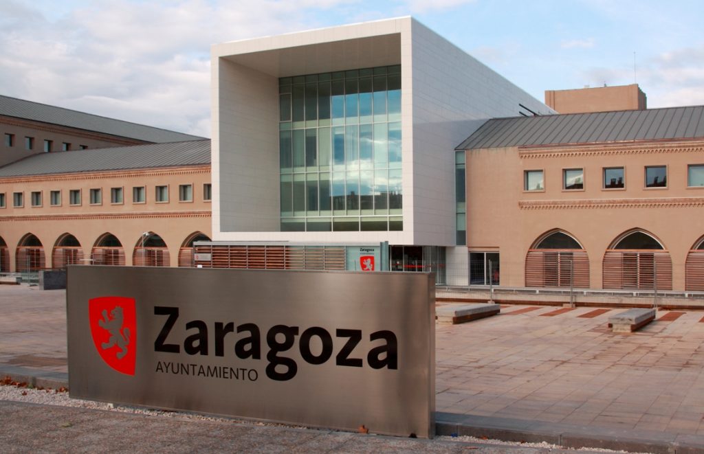 Fachada del Ayuntamiento de Zaragoza con mármol de COMPAC