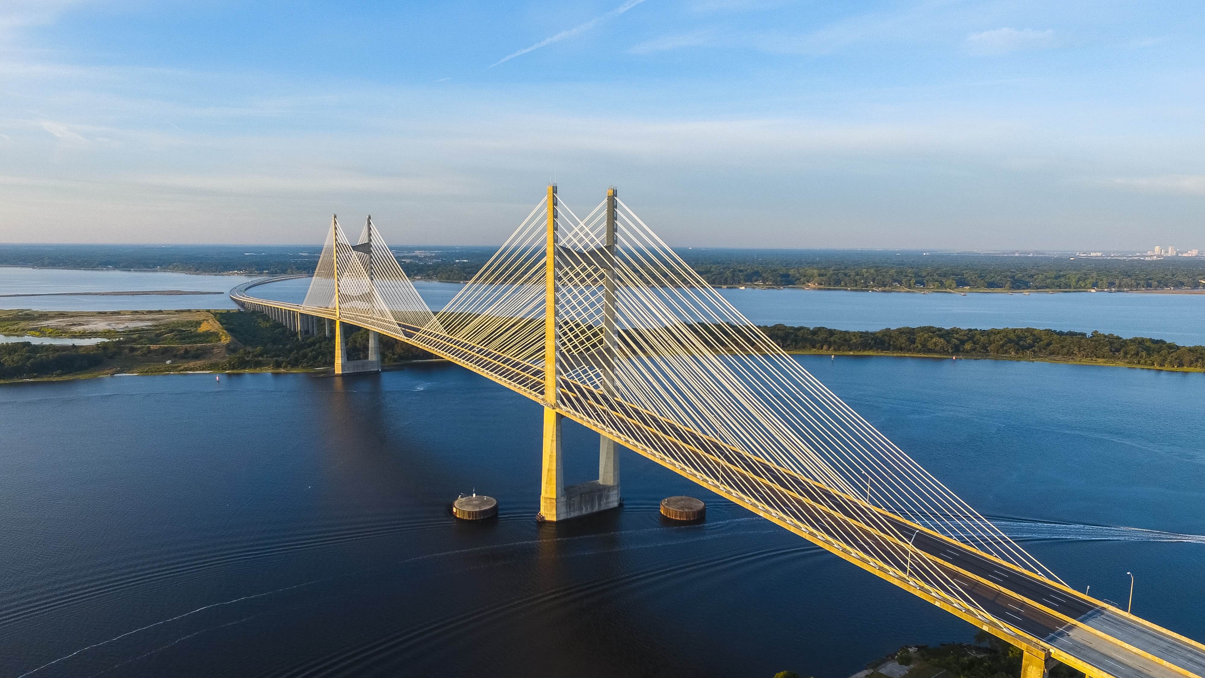 Puentes y viaductos: Conexión, comunicación y técnica a través de la arquitectura