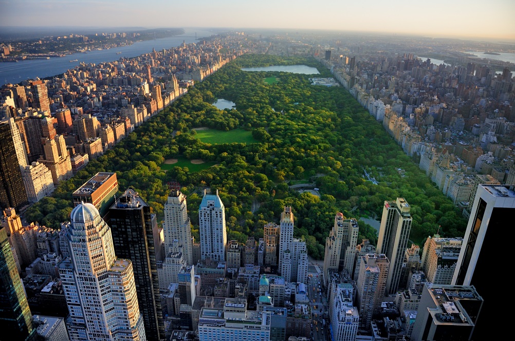 Architecture as a connection between city and nature