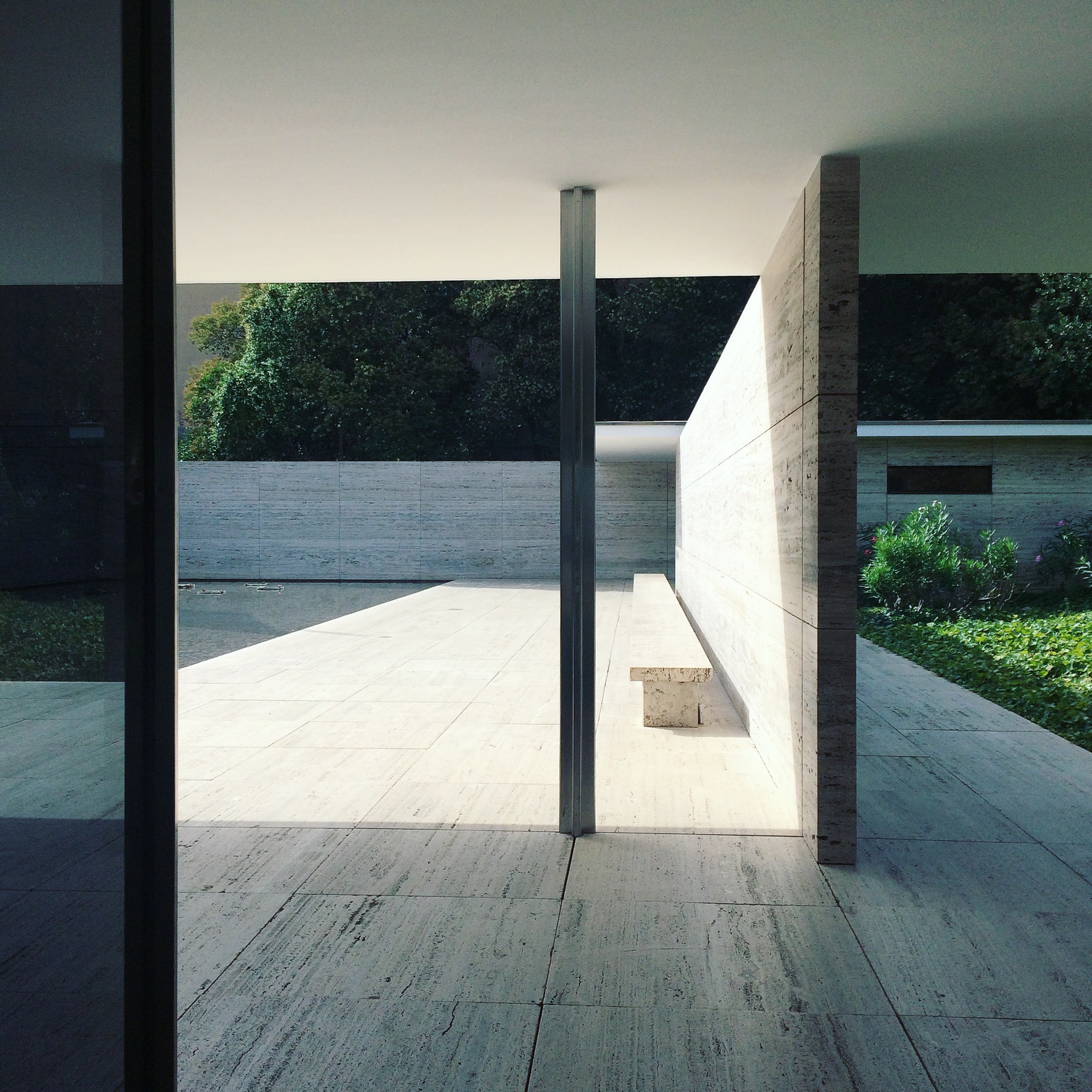 Architecture and minimalism, the visual harmony of the ‘less is more’ philosophy