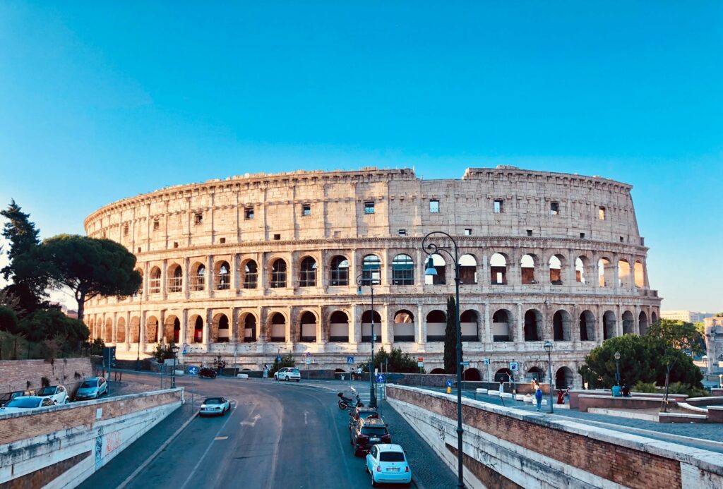 Coliseo romano en Roma, Italia